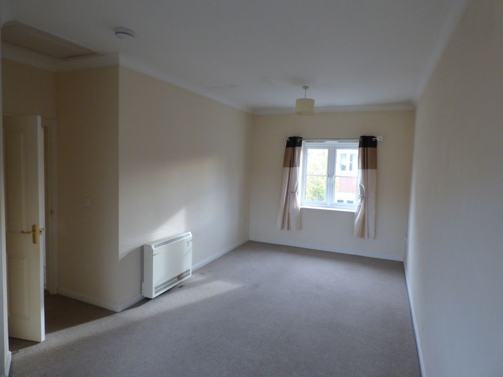 Property photo 3 of 8 Living Room