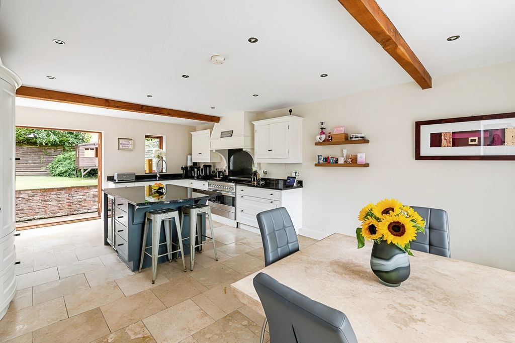 Property photo 3 of 17 4253637