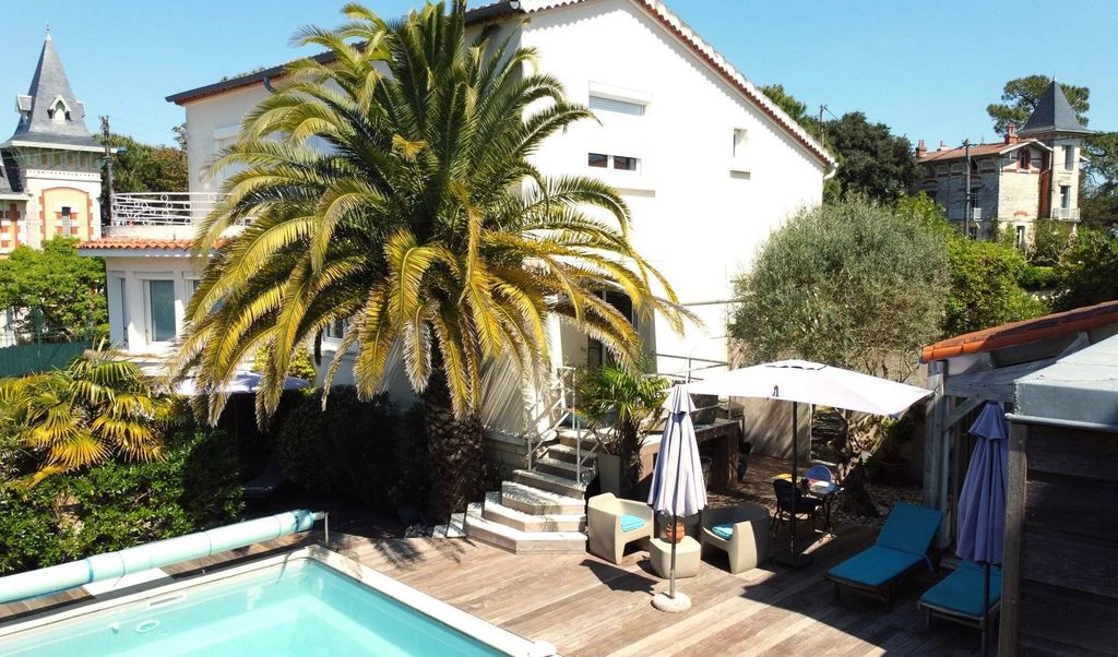 Property photo 1 of 42