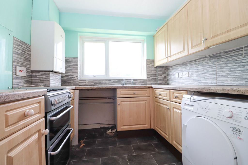 Property photo 3 of 13 Kitchen