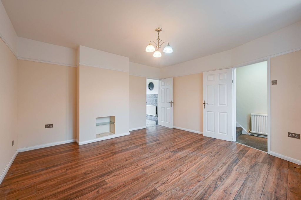 Property photo 3 of 22