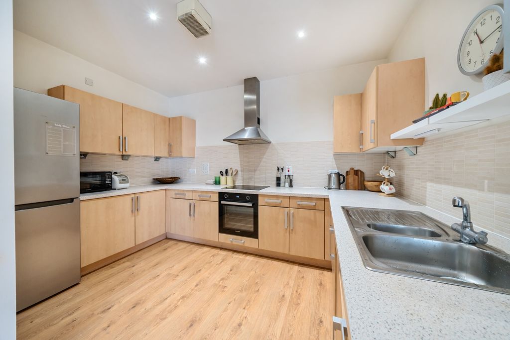 Property photo 3 of 11 3830965