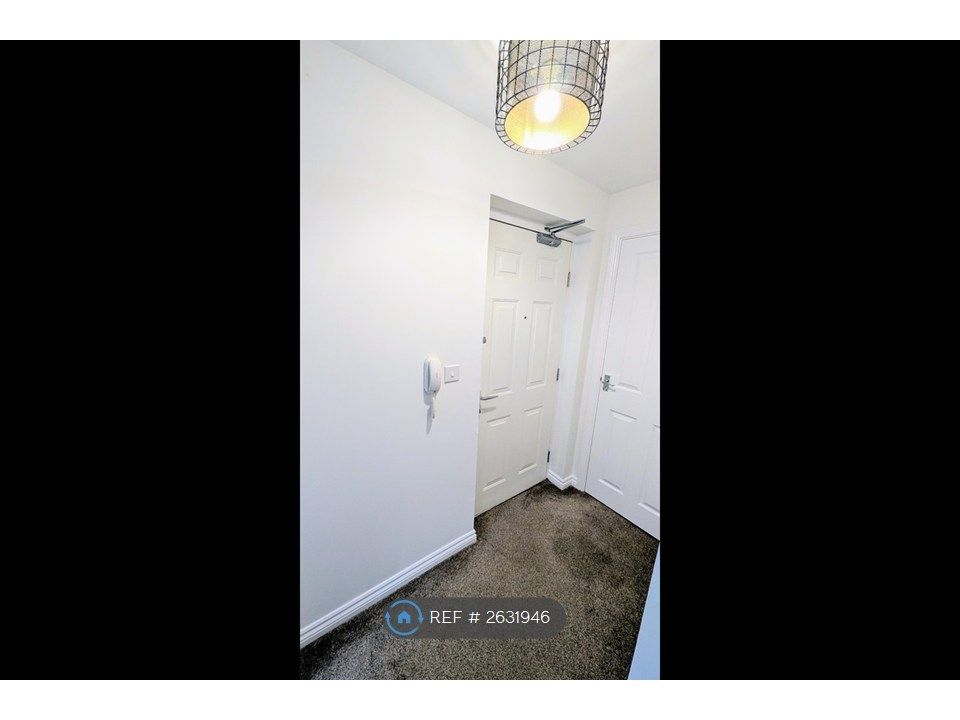 Property photo 2 of 20 Entrance Lobby