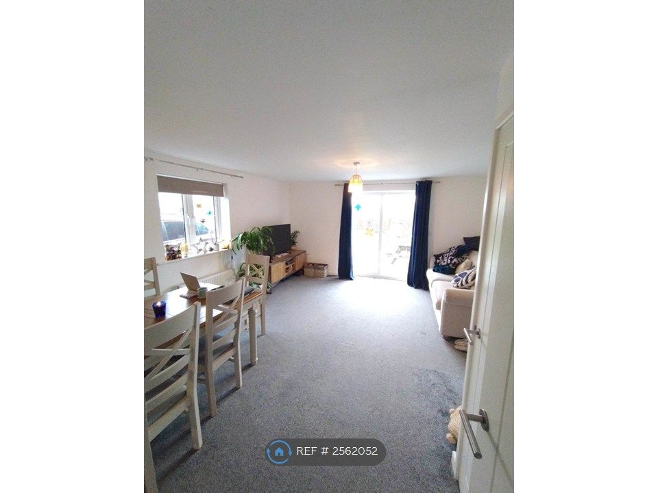 Property photo 3 of 15 Living Room