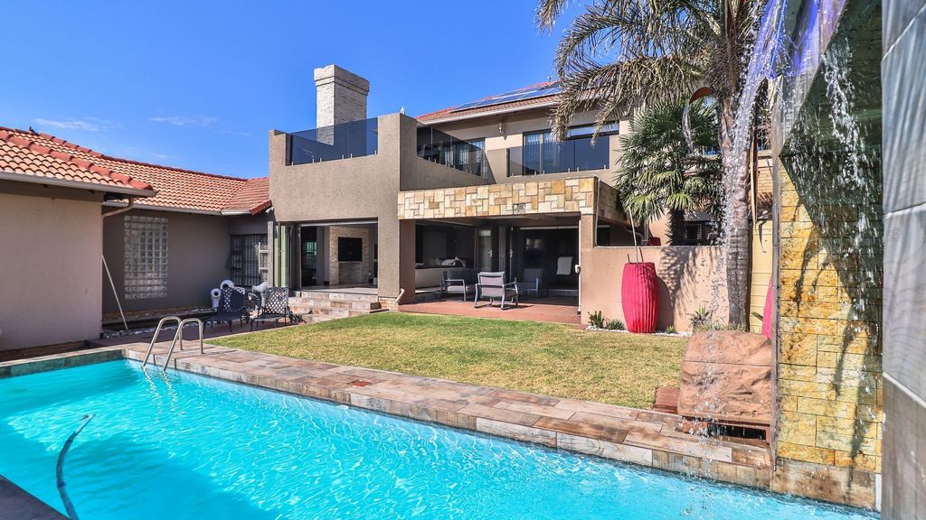 Property photo 3 of 99