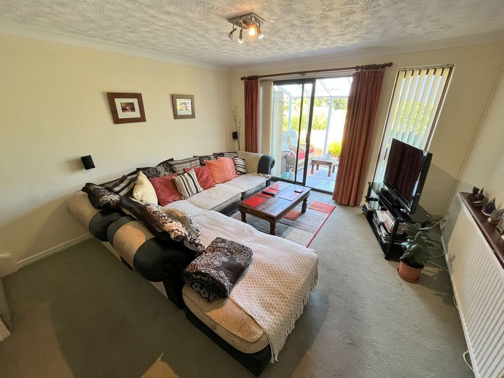 Property photo 2 of 23
