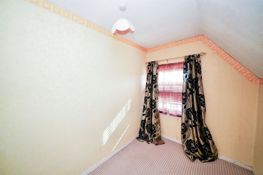 Property photo 3 of 6