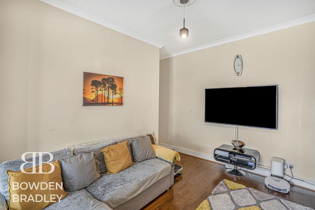 Property photo 3 of 18