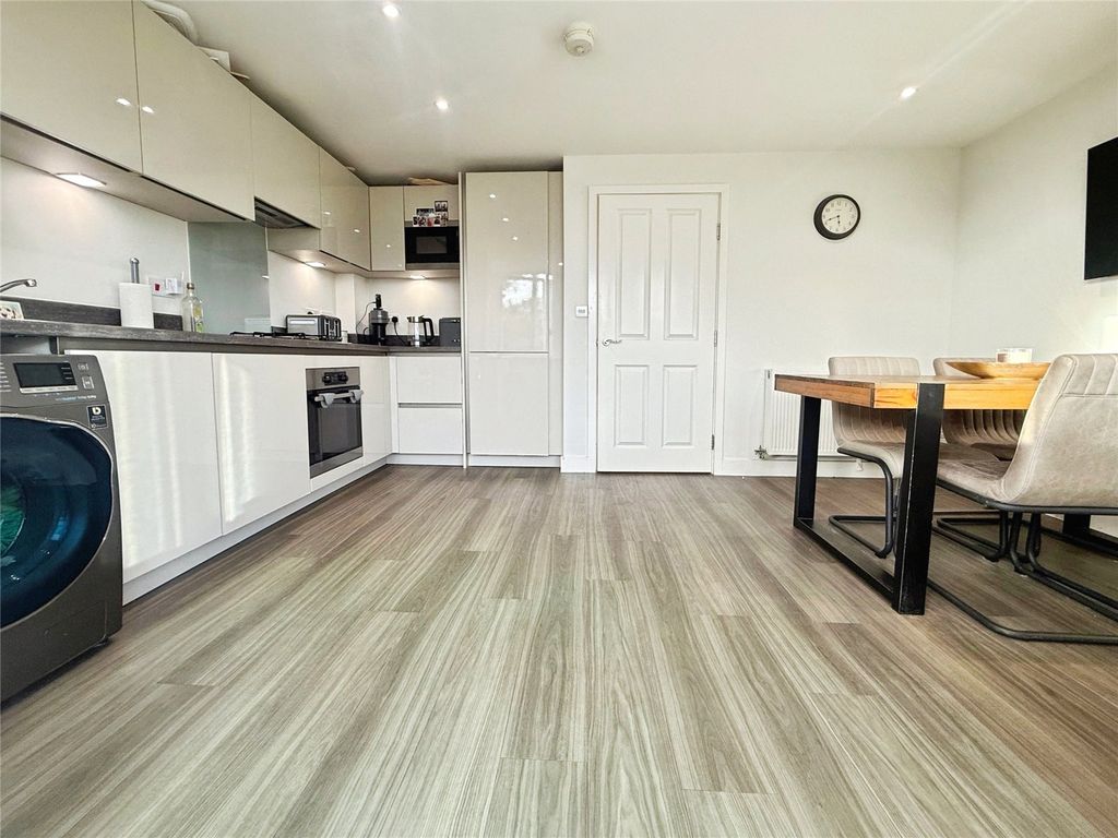 Property photo 3 of 18 Picture 3