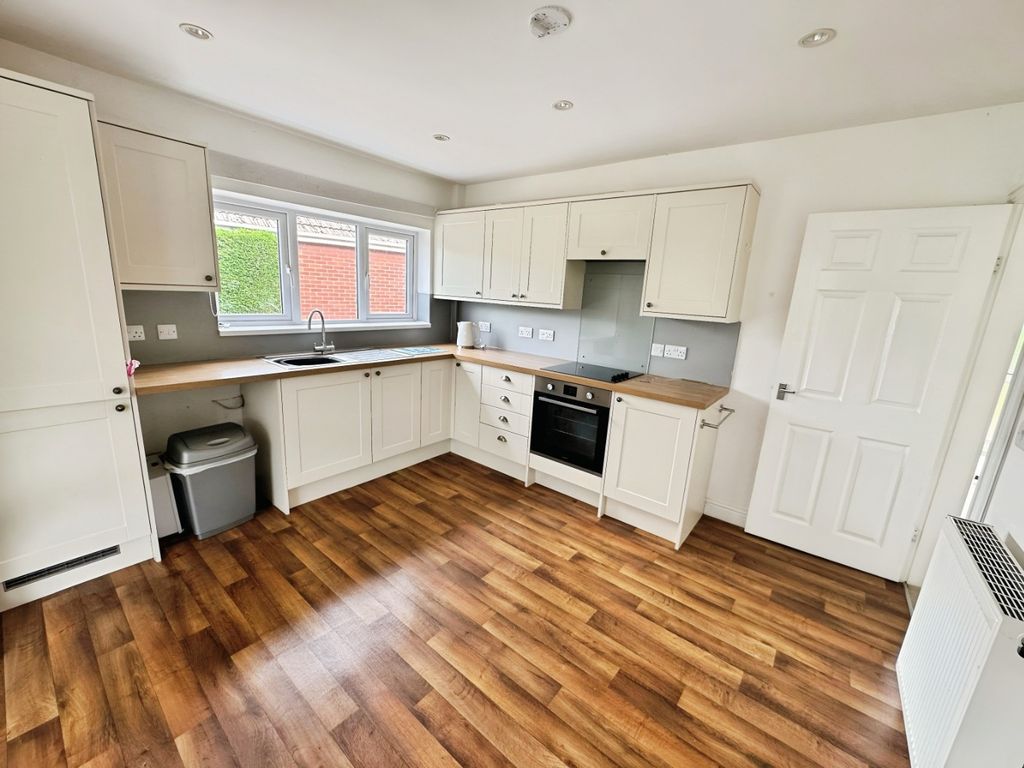 Property photo 3 of 17 4355474