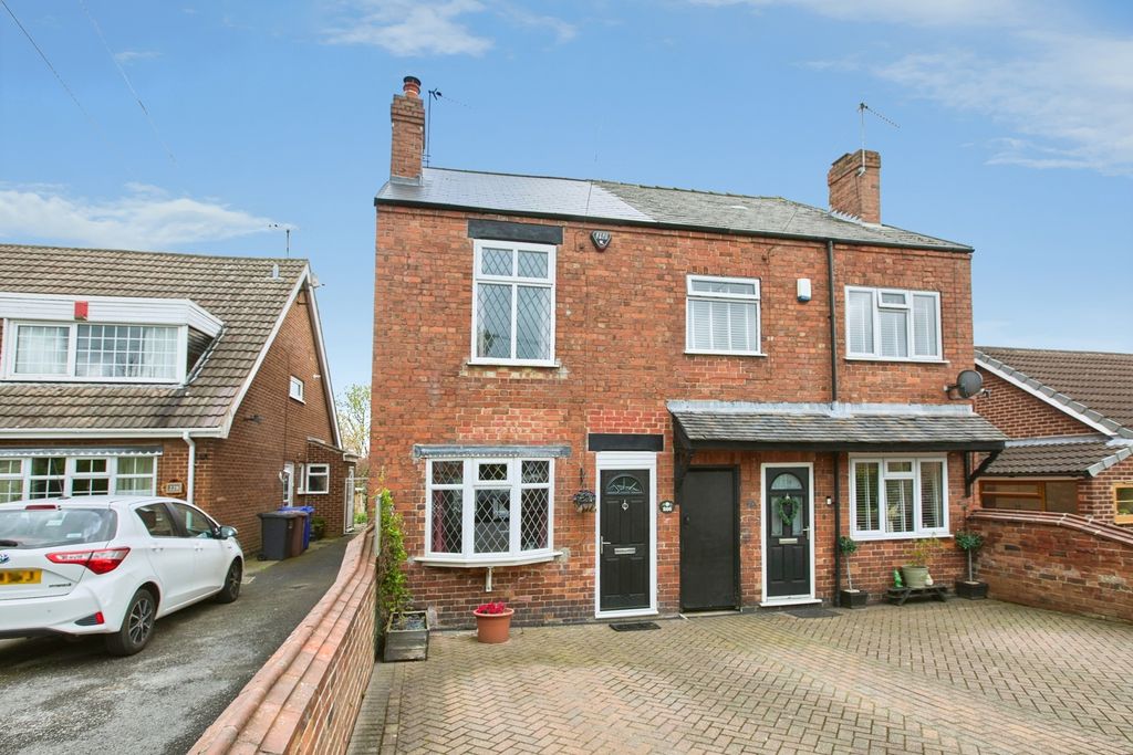 Property photo 1 of 17 Front