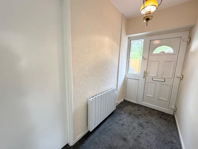 Property photo 2 of 10 Hallway