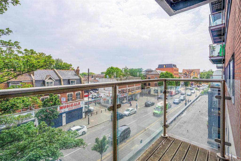 Property photo 1 of 14 14-To-Let-2-Bedroom-Flat-Ub2-Www.Islingtonproperti