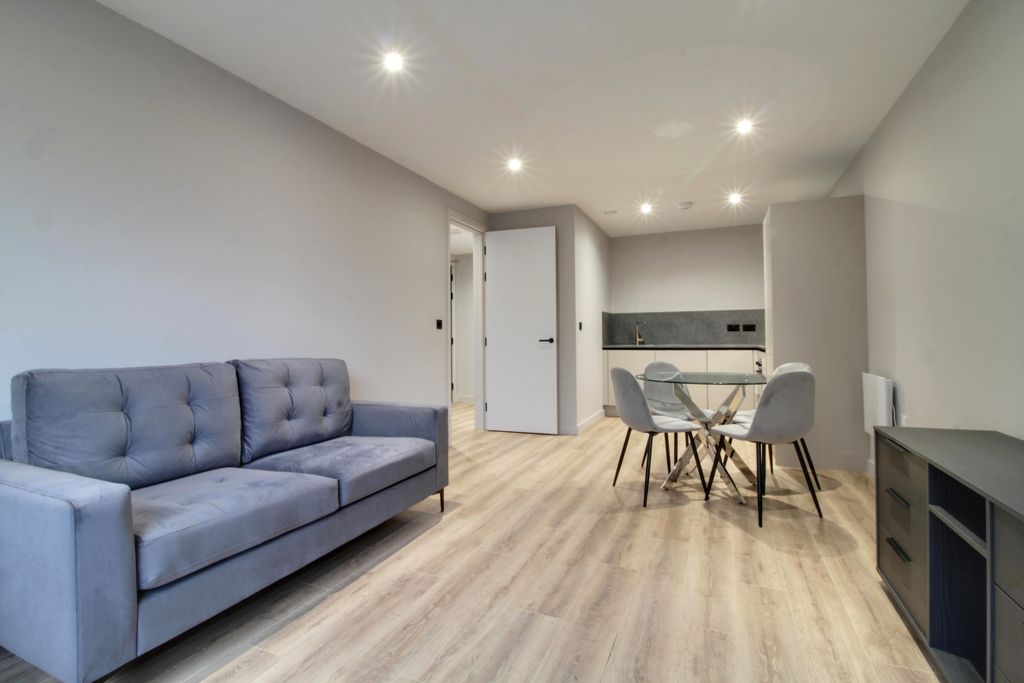 Property photo 3 of 17 Img_8579-Img_8581