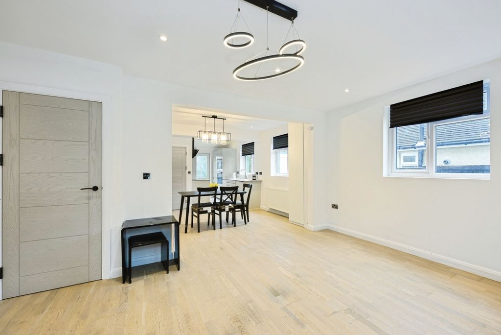 Property photo 2 of 20 Pbox-Img.Jpg