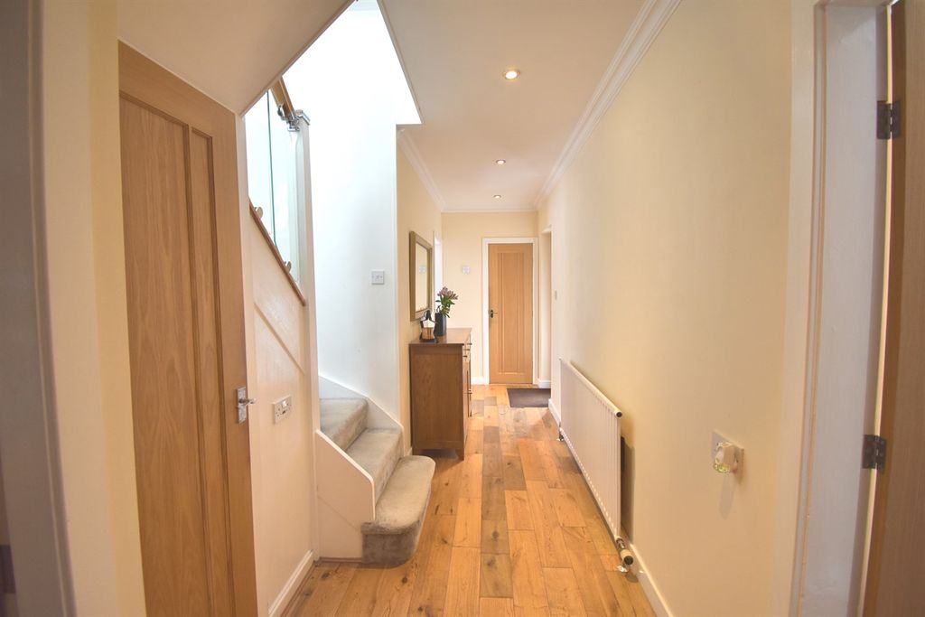 Property photo 2 of 22 Entrance Hallway
