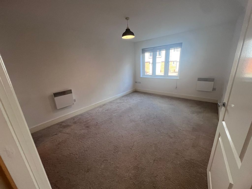 Property photo 2 of 5 Living Room