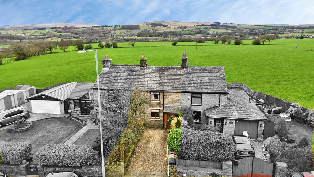 Property photo 1 of 22 External