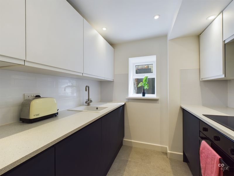 Property photo 1 of 10 Photo 11