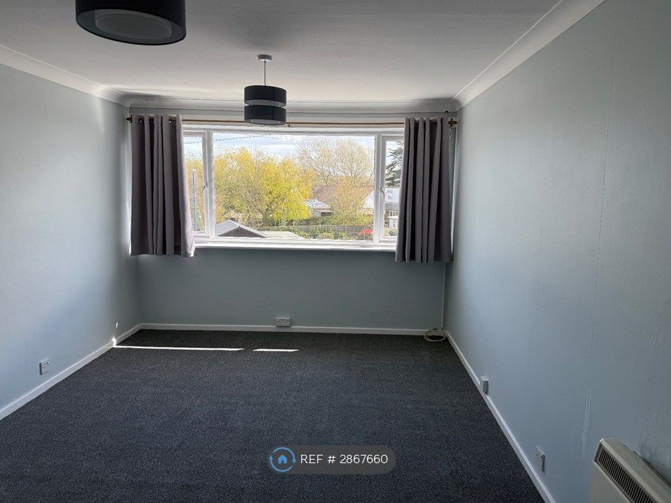 Property photo 2 of 15 Lounge Towards Window