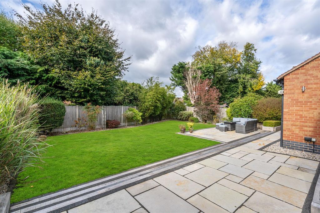 Property photo 2 of 21 26 Greswolde Road_28.Jpg