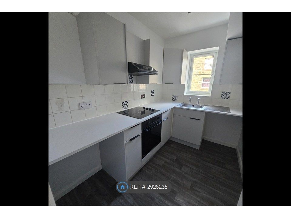 Property photo 1 of 7 Kitchen