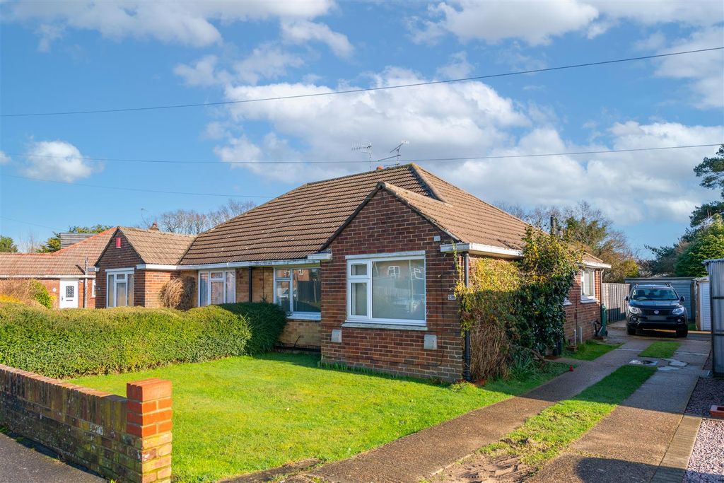 Property photo 1 of 10 136 The Crescent Externals-3.Jpg