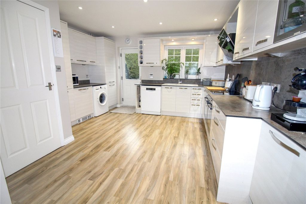 Property photo 3 of 18 Picture No. 14