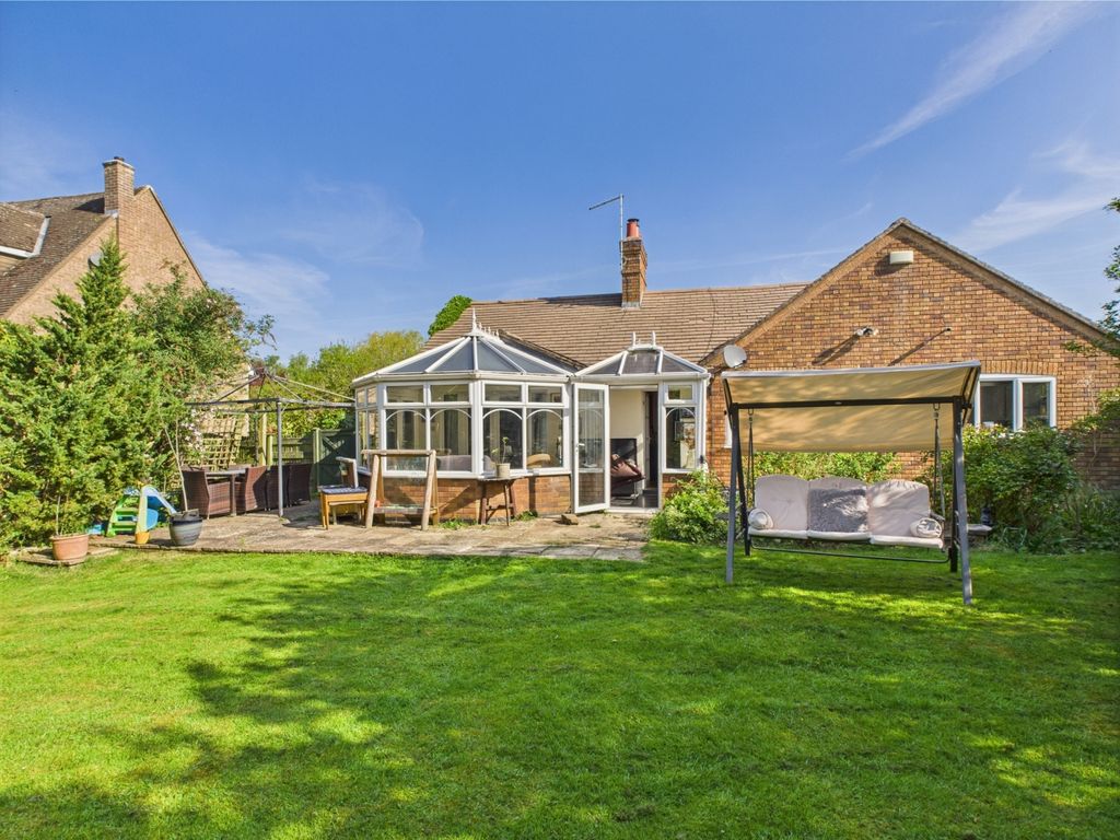 Property photo 3 of 17 Cam02313G0-Pr0080-Still002