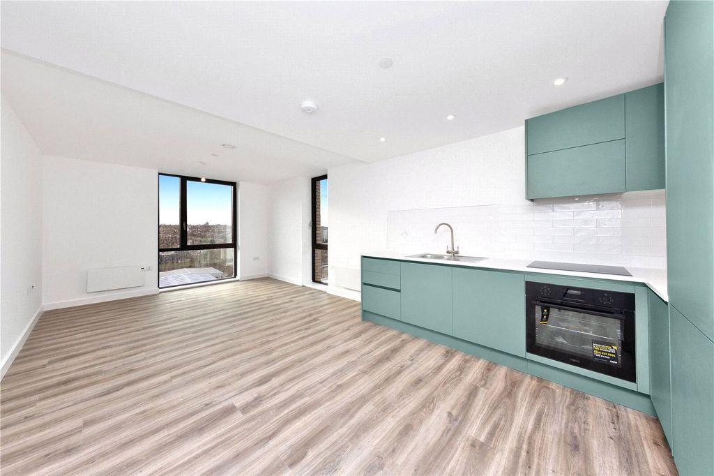 Property photo 2 of 10 Picture No. 14