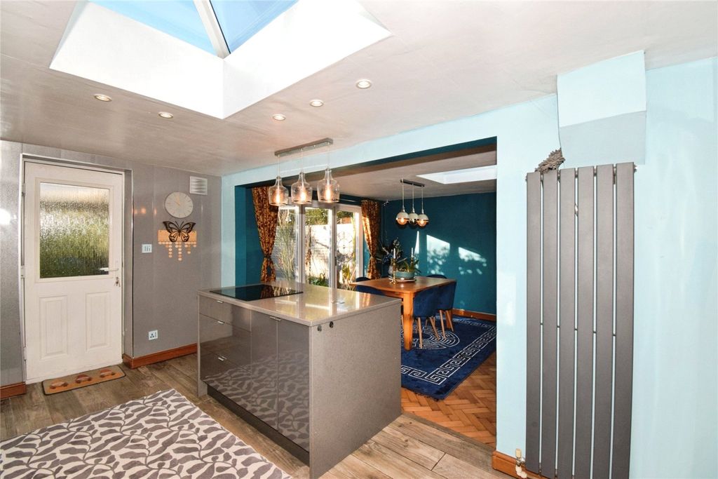 Property photo 3 of 15 Picture No. 11