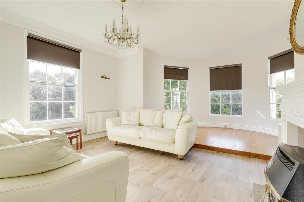 Property photo 3 of 18 07.Jpg