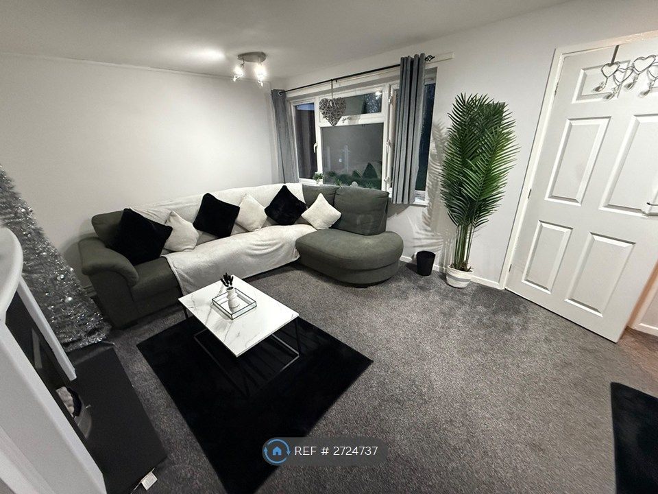 Property photo 3 of 9 Lounge