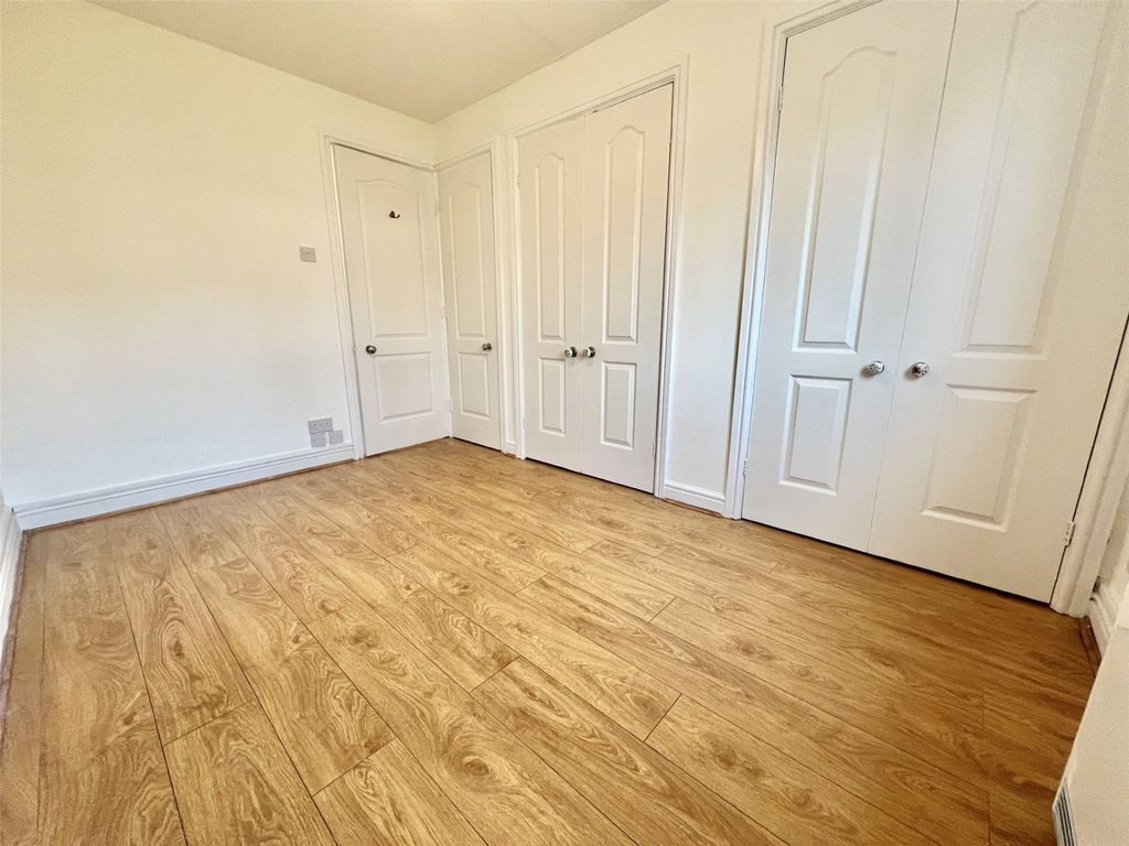 Property photo 3 of 7 Picture No. 04