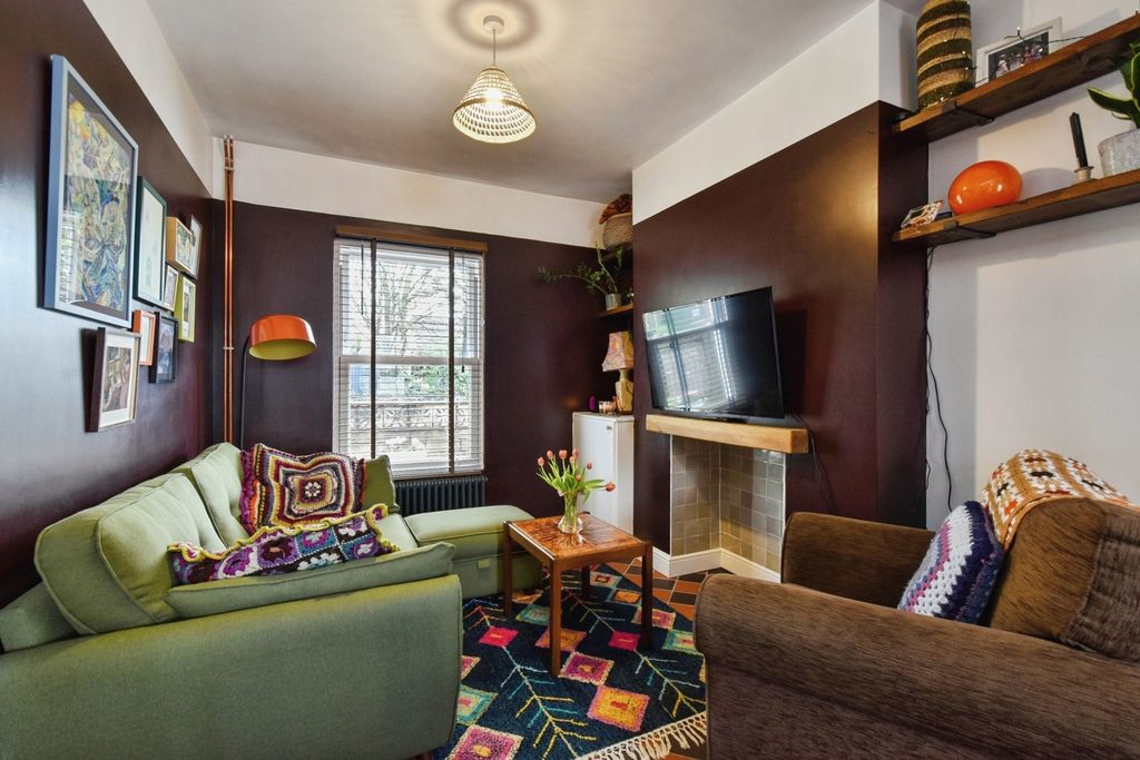 Property photo 2 of 17 Photo