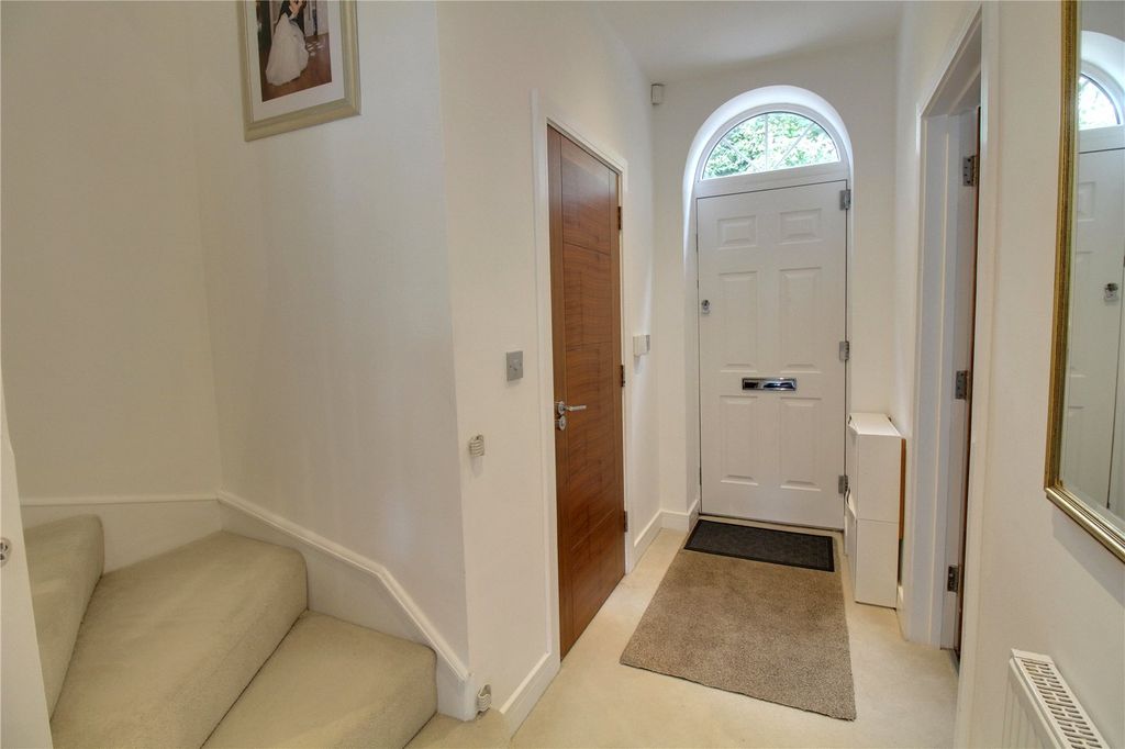 Property photo 2 of 15 Picture No. 16