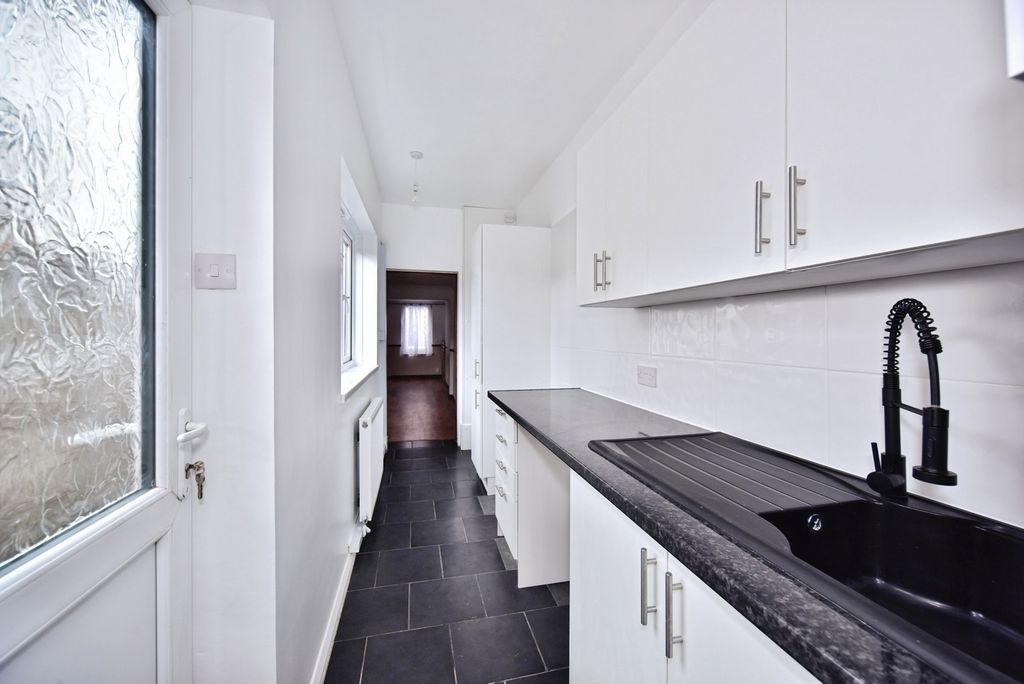 Property photo 3 of 18 Pbox-Img.Jpg
