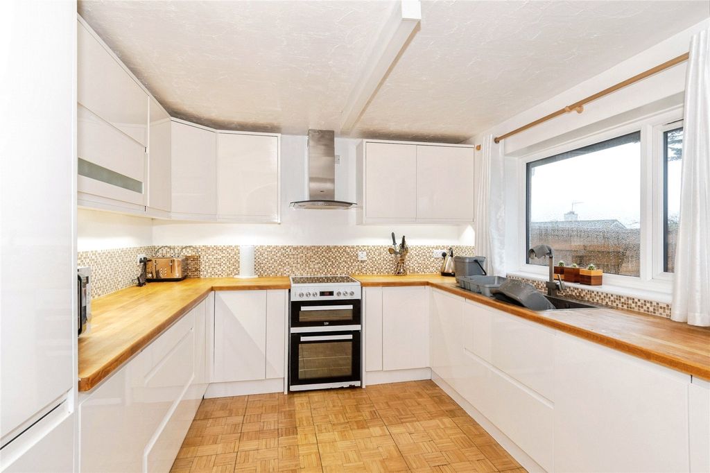 Property photo 3 of 15 Kitchen