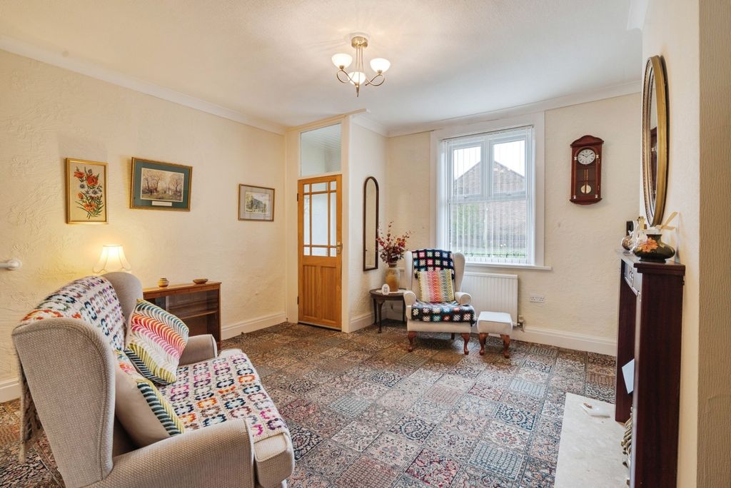 Property photo 3 of 16 Pbox-Img.Jpg