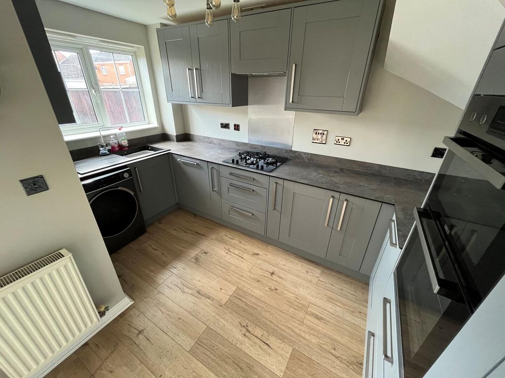 Property photo 2 of 17 Kitchen