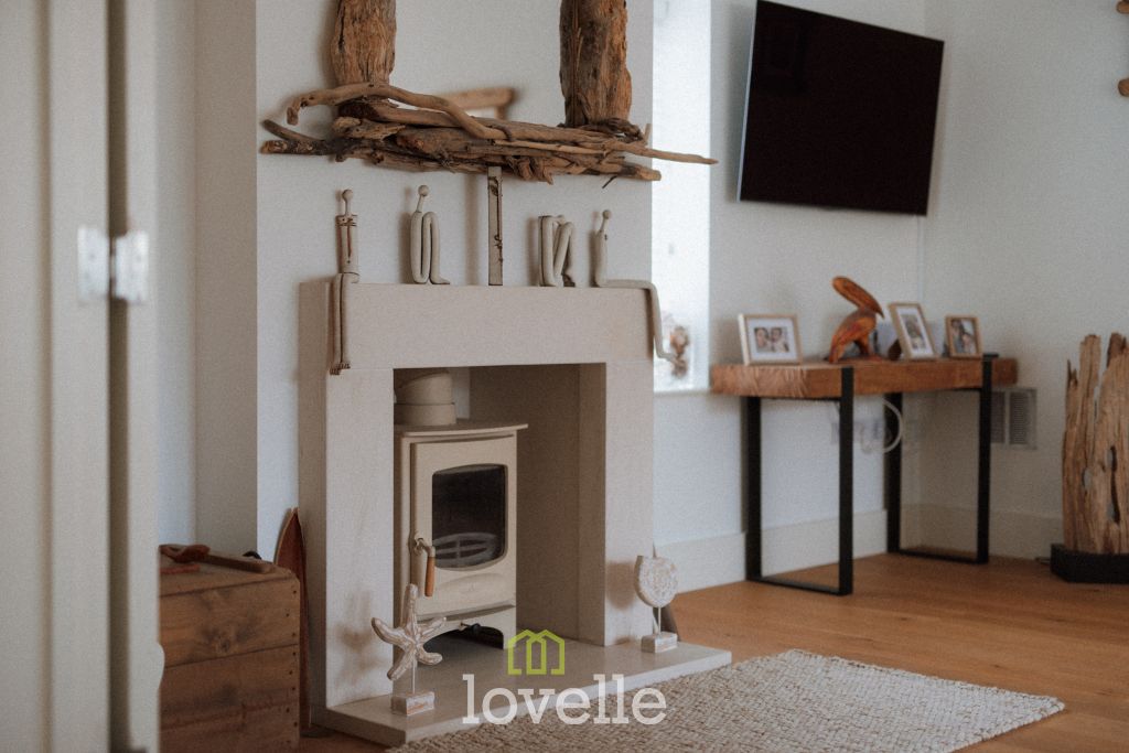 Property photo 3 of 49