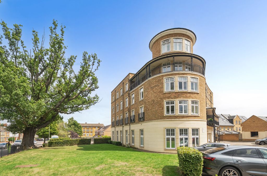 Property photo 1 of 14 1327208-16-688ce8...