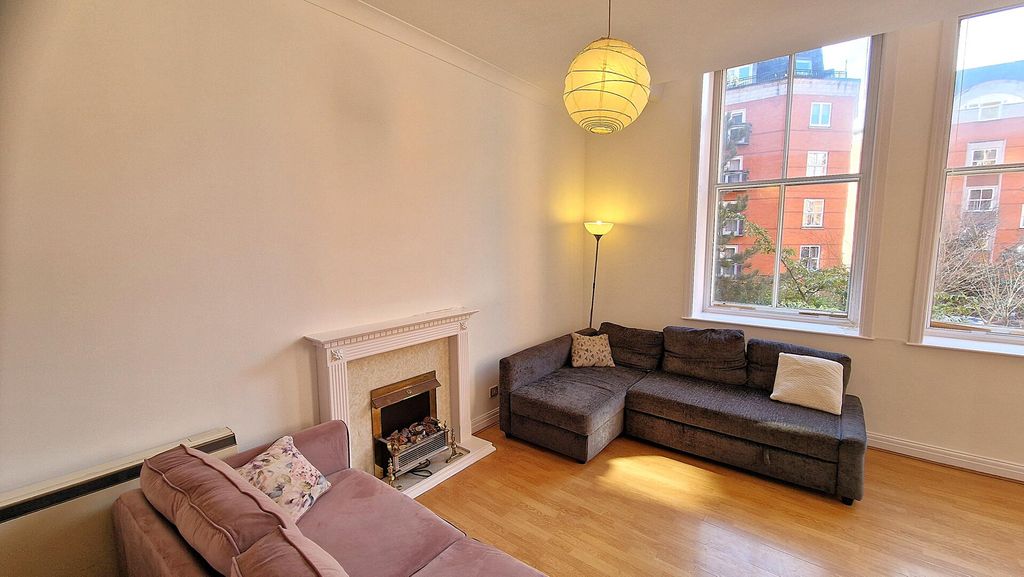 Property photo 2 of 43 Living Room