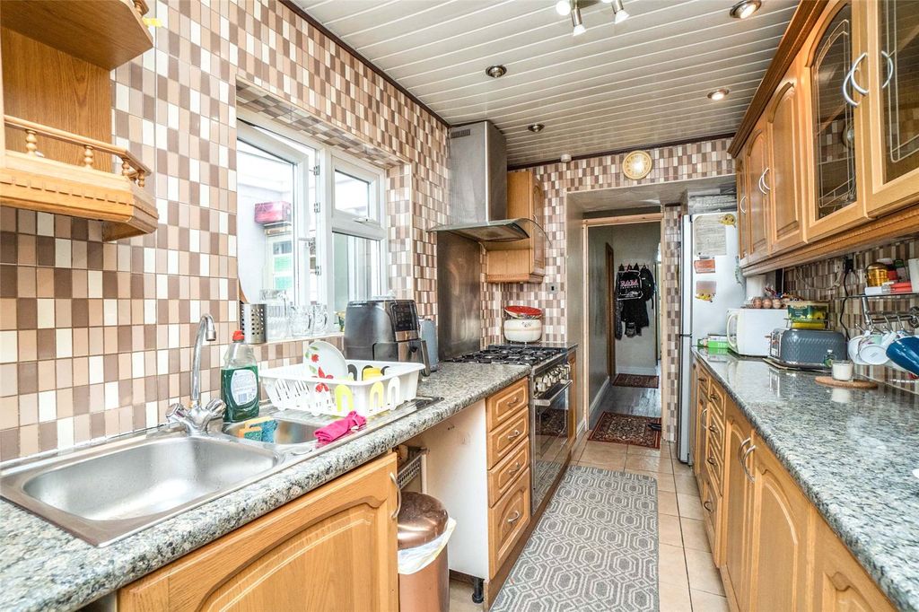 Property photo 2 of 23 Kitchen