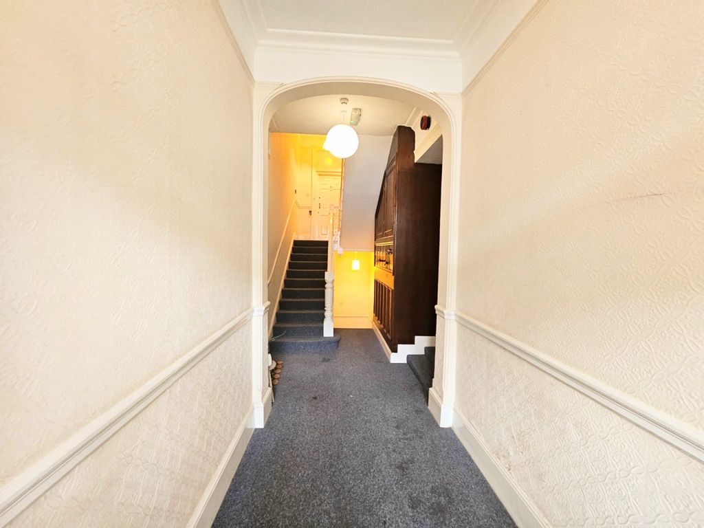 Property photo 3 of 13 4378253