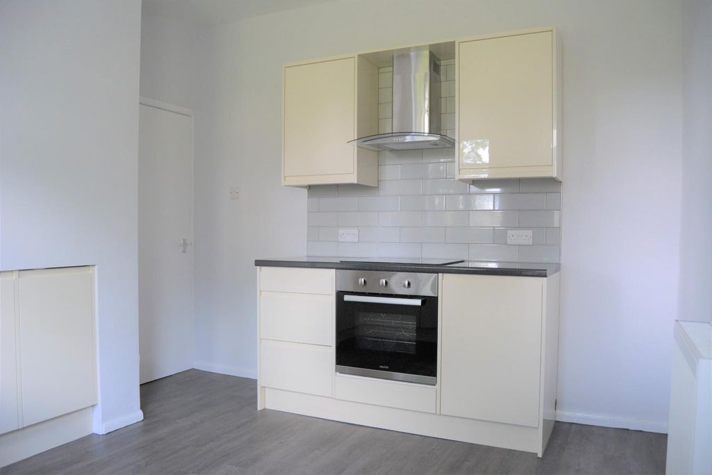 Property photo 2 of 14 Kitchen