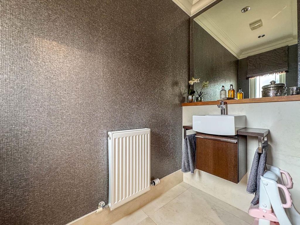 Property photo 3 of 56 9 The Links, Peel (10).Jpg