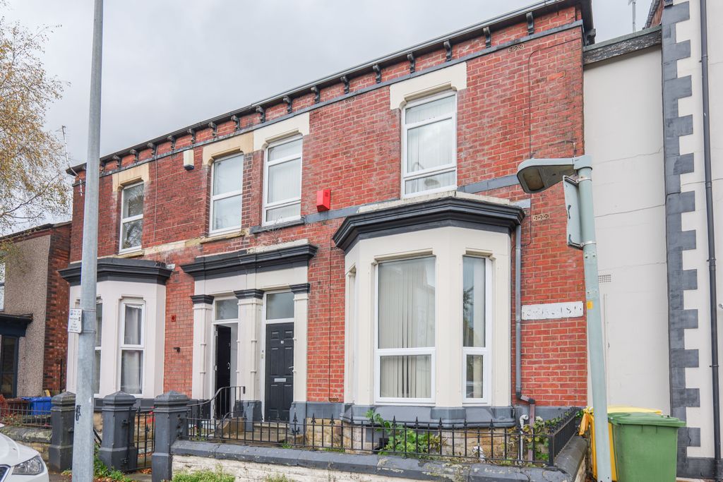 Property photo 1 of 50