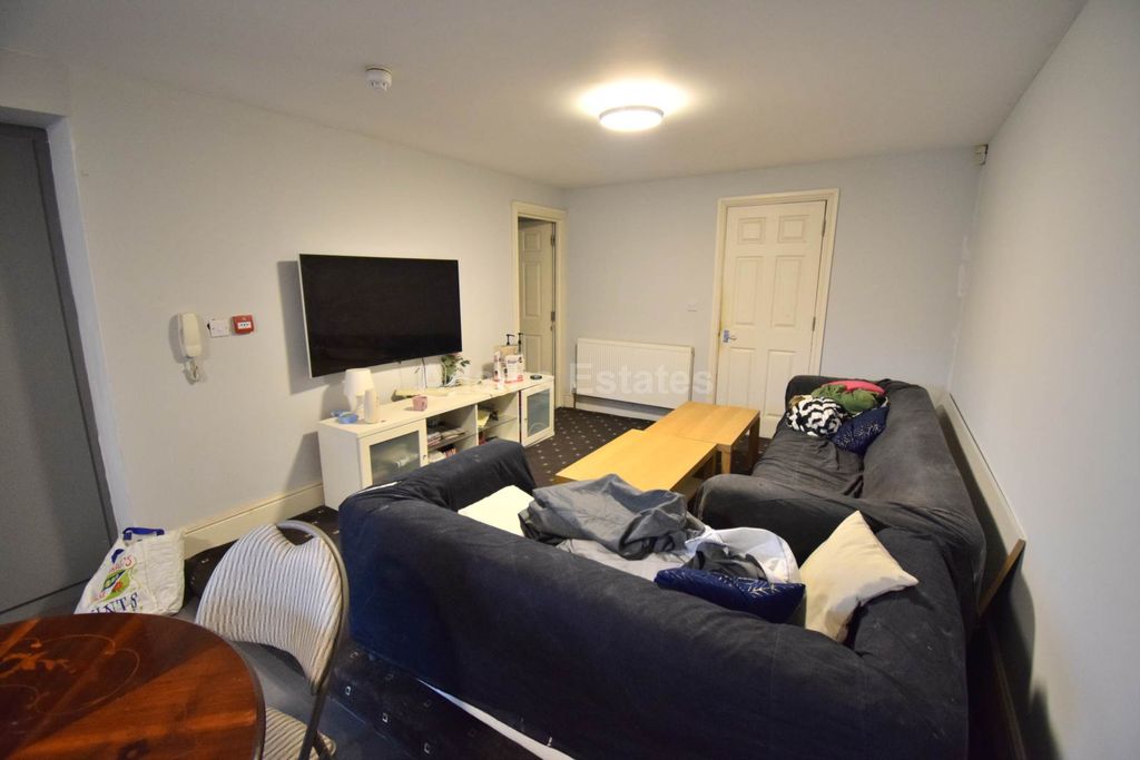 Property photo 3 of 7