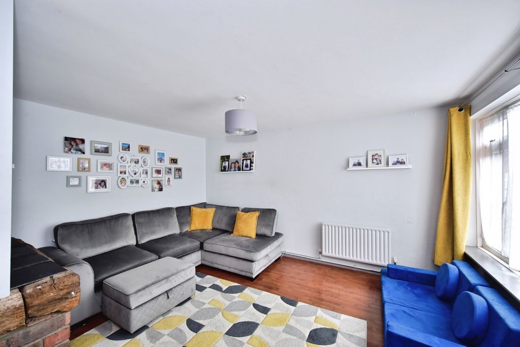 Property photo 3 of 20 Pbox-Img.Jpg